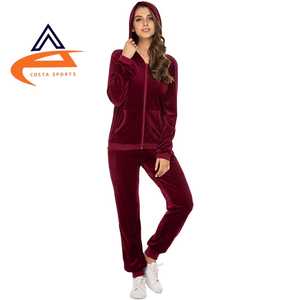Survêtement en velours confortable pour femme Vêtements de sport d'hiver écologiques pour la salle de sport - Product Image 2