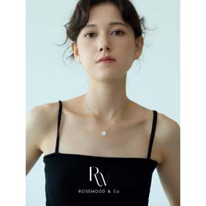 Collar con Colgante de Flor de Margarita Blanca con Concha de Madreperla, Cadena Chapada en Oro de 18K, Regalo para Ella - Product Image 5