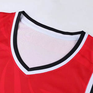 Maillot de basket-ball en polyester 100% uniforme bonne qualité tenue d'équipe imprimée à rayures fabriquée au Pakistan - Product Image 5