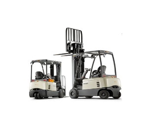 Achetez ce chariot élévateur électrique Crown SC 6000 Series 48V d'une capacité de 4000 lb, à 3 roues, avec commandes de guidon D4. - Product Image 2