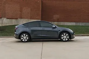 รถยนต์เทสล่า รุ่น Y ลองเรนจ์ ปี 2022 ได้รับการรับรอง - Product Image 2