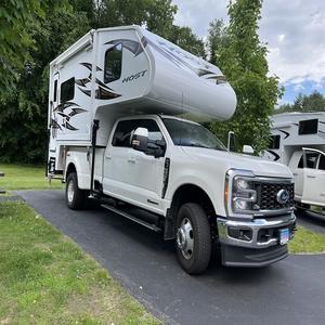 Camión Camper Touring Caravan Travel Trailers Mejor precio Alto rendimiento Pickup Camper Directo de fábrica Precio barato - Product Image 1