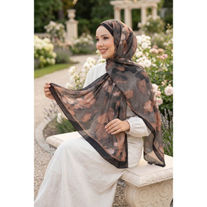 Pañuelo Cuadrado de Voile con Estampado Floral Rosa Otoñal, Serie de Chales de Algodón y Poliéster con Impresión Digital en Color Caqui - Product Image 1