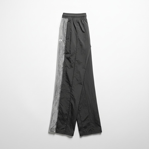 Conjunto Deportivo de Dos Piezas para Mujer, Chaqueta Cortavientos con Capucha y Estampado, Pantalones Anchos de Nylon, Ropa Urbana, Personalizable al por Mayor - Product Image 4