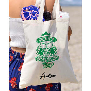 Bolso Tote para Mujer del Día de San Patricio - Verde, con Diseño de Cerveza, ¡Feliz por Celebrar! - Product Image 4