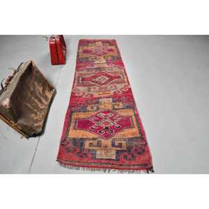 Tapis turc vintage Herki 2,7x9,1 pi (83x278 cm), tapis en laine persan rouge - Product Image 1