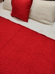 Kantha ผ้าห่มไหมจีนสีแดง,เครื่องนอนสีขาวแบบย้อนกลับเย็บด้วยมือผ้าห่มนุ่ม - Product Image 3