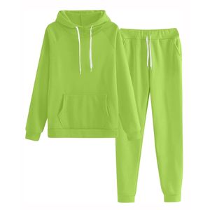 Conjunto de 2 piezas informal de invierno con estampado de talla grande y logotipo personalizado, sudadera para correr, pantalones de chándal, chándal para mujer - Product Image 1