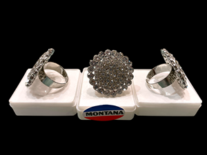 Elegante anillo de diamantes americano con baño de plata y oro perfecto para ocasiones especiales y accesorios de joyería de uso diario - Product Image 2