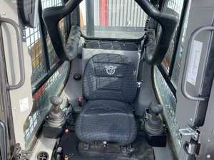 Chargeuse sur pneus haute performance CASE SR270B - Product Image 5