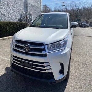 รถยนต์มือสอง Toyota Highlander SUV ปี 2016-2026 7 ที่นั่ง ภายในตกแต่งด้วยหนัง ไฟหน้า LED เกียร์อัตโนมัติ หลังคาพาโนรามา ยาง R19 ขาย - Product Image 1
