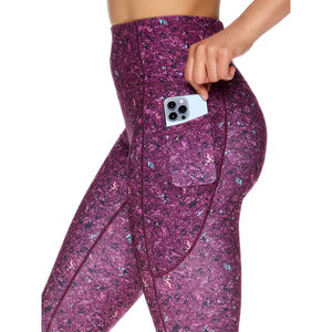 Meilleure vente de Leggings pour femmes, pantalon de Yoga de sport imprimé écran sublimé, prix de gros, fabriqué au Pakistan - Product Image 5