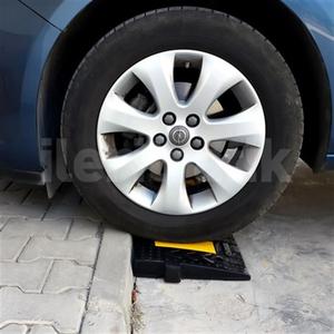 ชุดยางกันกระแทกสำหรับจอดรถและขั้นบันได 1 เมตร จำนวน 2 ชิ้น - Product Image 5