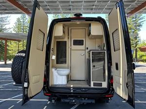 2021 Mercedes-Benz Sprinter 2500 turbodiesel V6 Cruiser ยานยนต์4x4ทำความสะอาดพร้อมส่งเบาะหนังพวงมาลัยซ้าย - Product Image 3