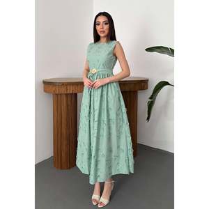 Vestido con Detalles Bordados en 3D Color Menta - Menta - Product Image 2