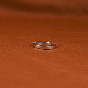 Anillo de Boda de Diamantes Cultivados en Laboratorio de Oro Blanco de 18 Quilates Personalizado para Mujer, 0.3-0.5 TCW, Corte Brillante, Estilo Clásico y Moderno, Regalo de Boda - Product Image 3