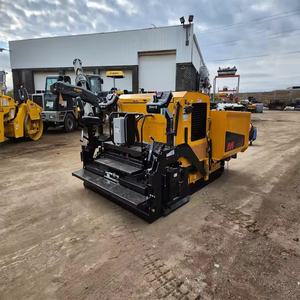 Pavimentadora Comercial Mauldin 1860B Nueva con Motor Kubota y Bomba SAUER-DANFOSS, 74 HP, Capacidad de 181 Toneladas/Hora - Product Image 1