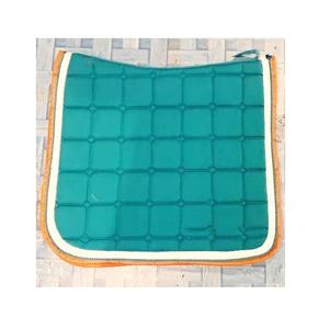 Tapis de selle de dressage fait main Design tendance élégant Revêtement en tissu confortable de haute qualité avec doublure en maille haute - Product Image 5