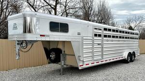 Top Quality Long Last Platinum Aluminum Livestock <b>Trailer</b> Dual Axle With Ventilated Sides And Red Reflectors - Product Image 2