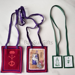 El Escapulario Morado Original de Marie-Julie Jahenny Hecho de Lana con Imagen a Todo Color Escapulario de Bendición y Protección - Product Image 4