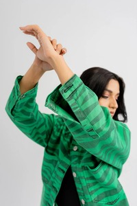 แจ็กเก็ตยีนส์วินเทจของผู้หญิงแจ็กเก็ตยีนส์แบบเรียบลำลองสำหรับฤดูหนาวเสื้อนอกแฟชั่นดีไซน์ใหม่ - Product Image 3