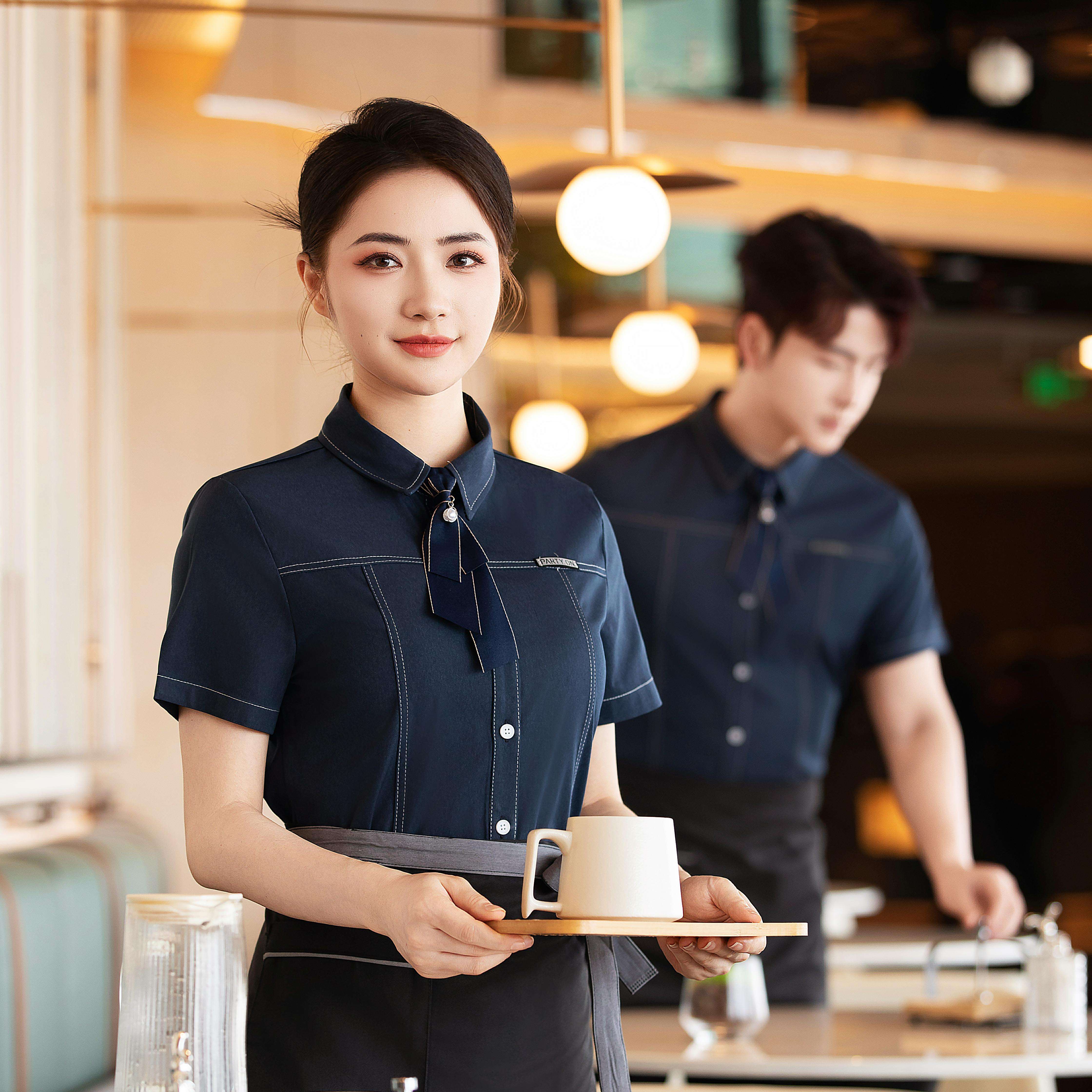 สีน้ำเงิน