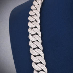 Chaîne cubaine en argent sterling 925 Moissanite avec diamant dans le style Hip Hop et taille personnalisée avec un nouveau design et une clarté VVS - Product Image 2