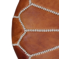Pouf ottoman en cuir fait main, repose-pieds rembourré avec accent de couture perlée, design marocain traditionnel, poufs marocains pour salon