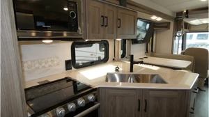 Winnebago Sunstar 31B 2025 usado, listo para vender - Product Image 4