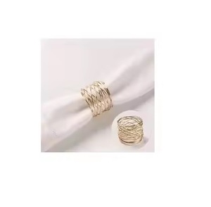 Servilletero de latón de forma redonda adecuado para boda, Decoración de mesa dorada, servilletero de latón, fiestas hechas a mano disponibles al mejor precio - Product Image 2