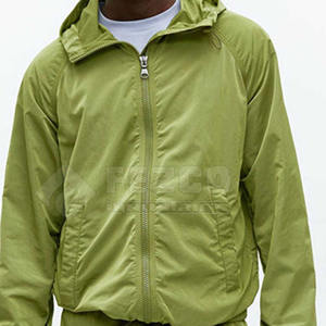 Conjunto cortavientos de nailon ligero personalizado, chaqueta con capucha de lona transpirable y pantalones largos, ropa de calle para correr en invierno - Product Image 5