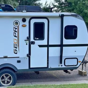 รถลากคาราวานที่ติดตั้งในสต็อกรถขายถูก RVs Camper รถลากเดินทางที่ใช้ในยุโรปสหรัฐอเมริกา