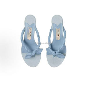 Sandalias de Playa Casuales Liss 35 para Mujer JC, Chanclas de Cuero Premium con Decoración de Lazo, Punta Redonda, Tacón Delgado de 3.5 cm - Product Image 2