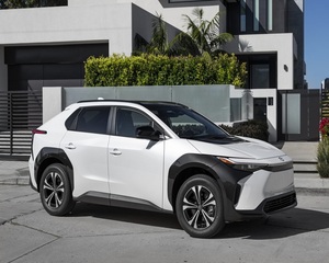 TOYOTA BZ4X LIMITED ปี 2023 มือสอง - พร้อมจัดส่ง - Product Image 1