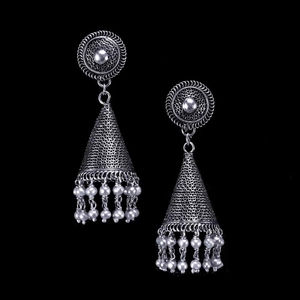 Pendientes colgantes oxidados de alta calidad superventas, brillo brillante de alta calidad directo del proveedor indio, pendientes de tuerca elegantes - Product Image 1