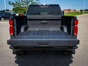 Clean 2025 C h e v r o l e t Silver ado 3500HD LTZ Crew Cab 4WD - Product Image 6