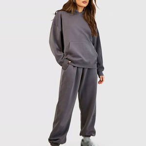 Conjunto deportivo de dos piezas para mujer, ropa deportiva personalizada para gimnasio, entrenamiento y uso casual. - Product Image 1