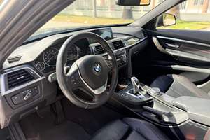 BMW 330i xDrive Sports Wagon 2017 d'occasion en excellent état, sans réserve, moteur turbo 4 cylindres, transmission intégrale, très bien équipée, provenance climat chaud - Product Image 4