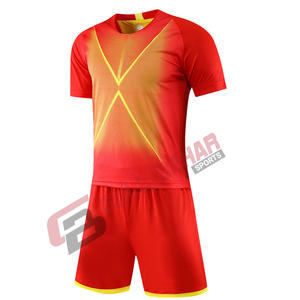 เสื้อฟุตบอลแบบแห้งเร็ว ระบายอากาศได้ดี ผลิตตามสั่ง ปี 2026 ผลิตจากโพลีเอสเตอร์ 100% พิมพ์ลายแบบซับลิเมชั่น พร้อมพิมพ์ชื่อทีม - Product Image 4