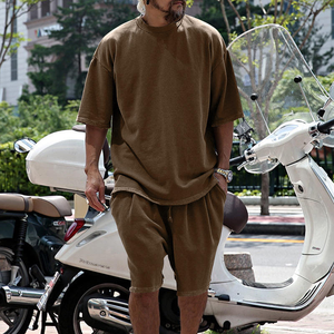 ชุดกีฬาสำหรับผู้ชายเสื้อลำลองสีพื้น2ชิ้นกางเกงขาสั้นปักโลโก้ - Product Image 2