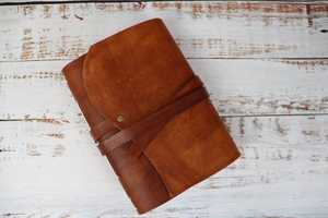 Journal d'art à couverture rigide personnalisable, couverture en cuir pleine fleur, fermeture à sangle en cuir vintage, papier en coton fait main, crayon - Product Image 5