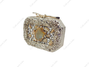 Sac à main de soirée de luxe en métal argenté avec incrustation de pierres d'agate, de perles et de cristaux, fait à la main, pour mariage, fête, déclaration - Product Image 4