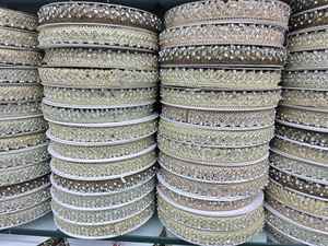 Encaje Bordado con Lentejuelas para Prendas de Mujer, Zapatos, Bolsos y Vestidos de Iglesia Católica - Adorno Lavable Ecológico al por Mayor - Product Image 6