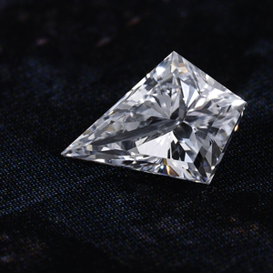 Pendiente de diamante cultivado en laboratorio con corte de cometa de 1,50 quilates, conjunto de bisel elegante de estilo antiguo único, tachuelas para mujer, regalo de boda certificado IGI - Product Image 4