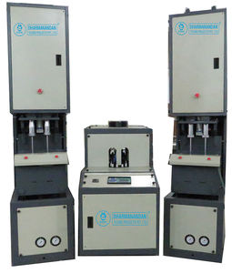 2200 bouteilles par heure capacité de production excellente performance emballage d'eau minérale machine de moulage par soufflage semi-automatique - Product Image 1