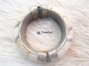 Brazalete con Incrustaciones de Hueso, Calidad Premium, Regalo Unisex, Accesorios de Lujo Hechos a Mano para Tiendas Boutique, Tradebyd - Product Image 2