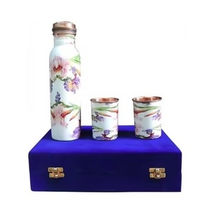 Botella de agua de cobre duradera con beneficios para la salud, mantiene el agua fresca, ecológica y elegante con acabado martillado. - Product Image 5