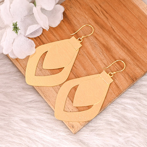 Pendientes Largos de Diseño Único de Alta Calidad, Pendientes Hechos a Mano con Baño de Oro Amarillo sobre Latón, Joyería de Diseño para Mujer, Regalos - Product Image 3
