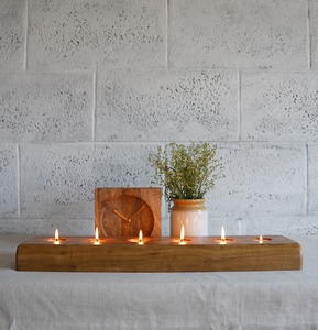 Bougeoir en bois à six colonnes, idéal pour la décoration intérieure, centre de table et éclairage festif, fabriqué à la main en Inde - Product Image 2