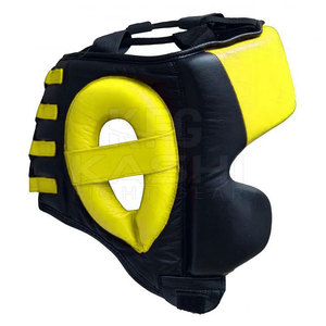 Protège-tête de boxe portable en cuir fabriqué au Pakistan, design respirant et absorbant les chocs pour un confort et une sécurité améliorés lors de l'entraînement - Product Image 4
